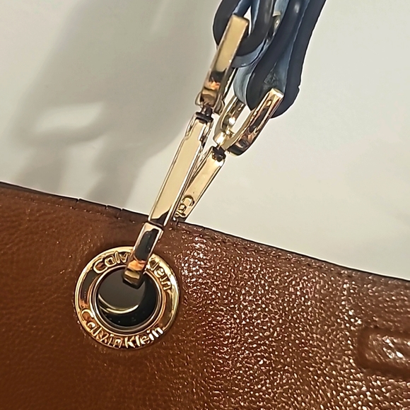 Calvin Klein's Reversible Tote, Brown/Lt. Blue, Goldtone Hardware - Picture 3 of 12
